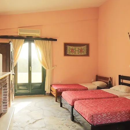 Arolithos Traditional Village 4* Tilisos