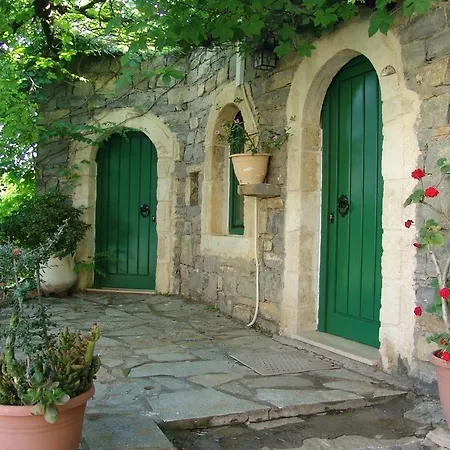 Arolithos Traditional Village Hotel Tílisos