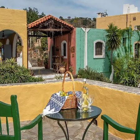 Arolithos Traditional Village Tílisos
