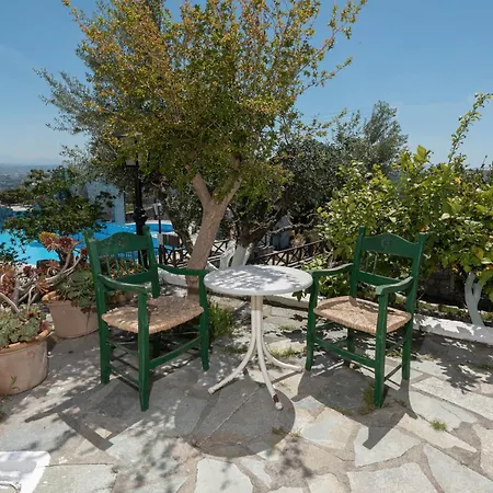 Arolithos Traditional Village Hotel