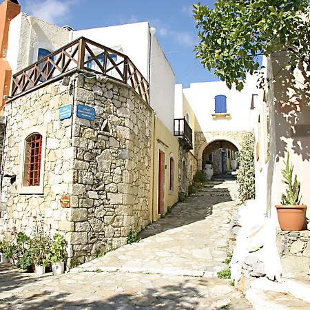 Arolithos Traditional Village Tílisos