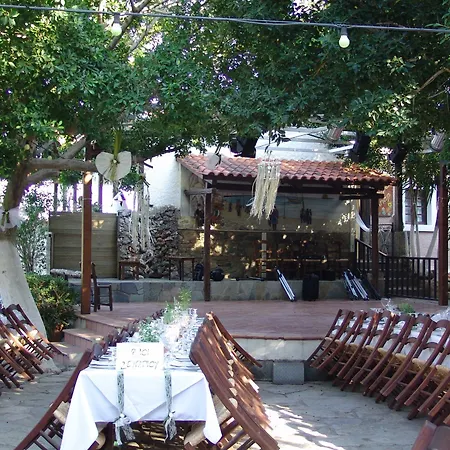 Arolithos Traditional Village Hotel Tílisos